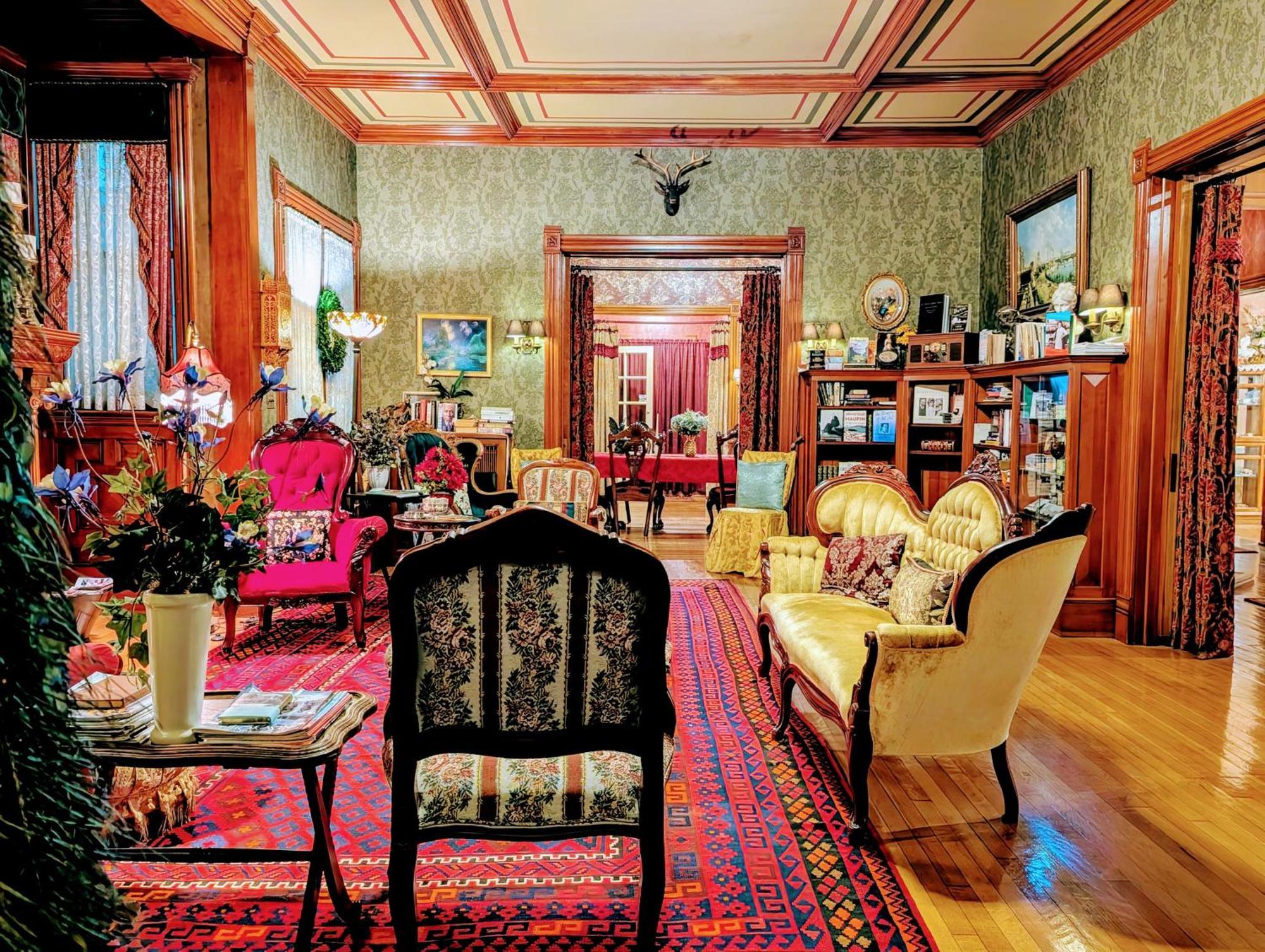 Alexander Mansion Bed & Breakfast Уинона Экстерьер фото