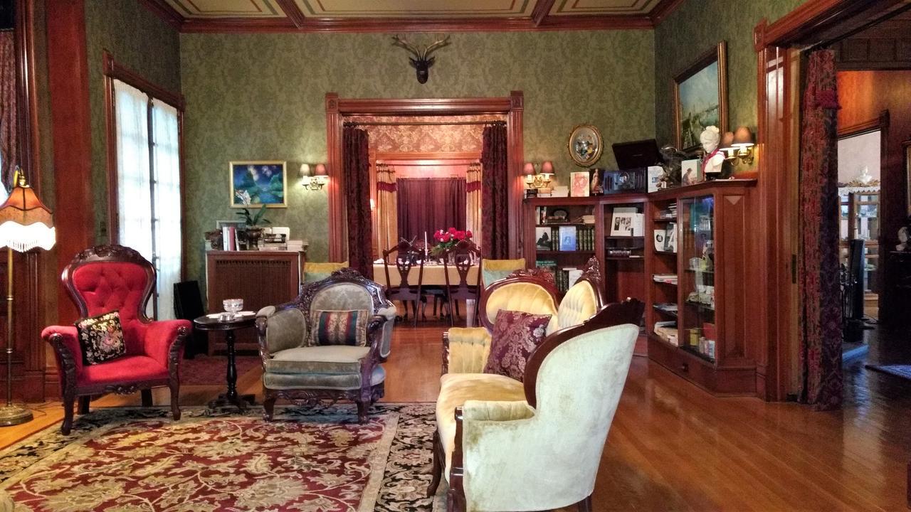 Alexander Mansion Bed & Breakfast Уинона Экстерьер фото