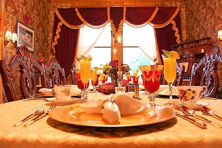 Alexander Mansion Bed & Breakfast Уинона Экстерьер фото