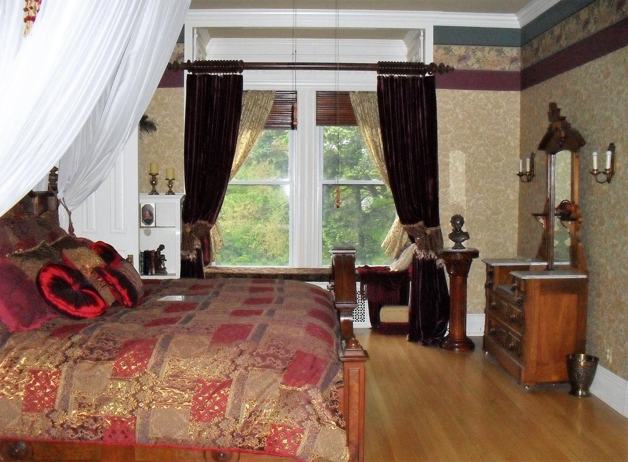 Alexander Mansion Bed & Breakfast Уинона Экстерьер фото