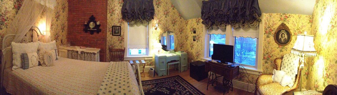 Alexander Mansion Bed & Breakfast Уинона Экстерьер фото