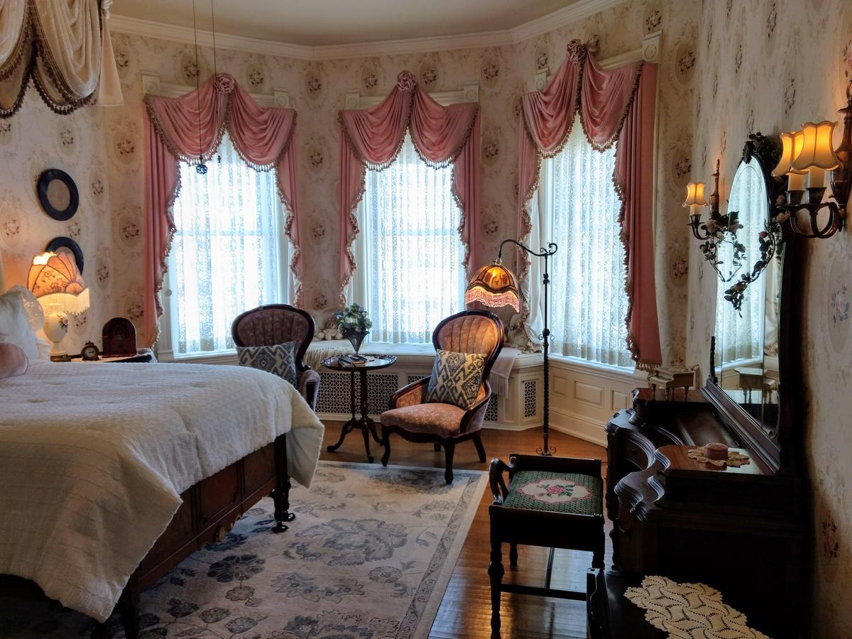 Alexander Mansion Bed & Breakfast Уинона Экстерьер фото