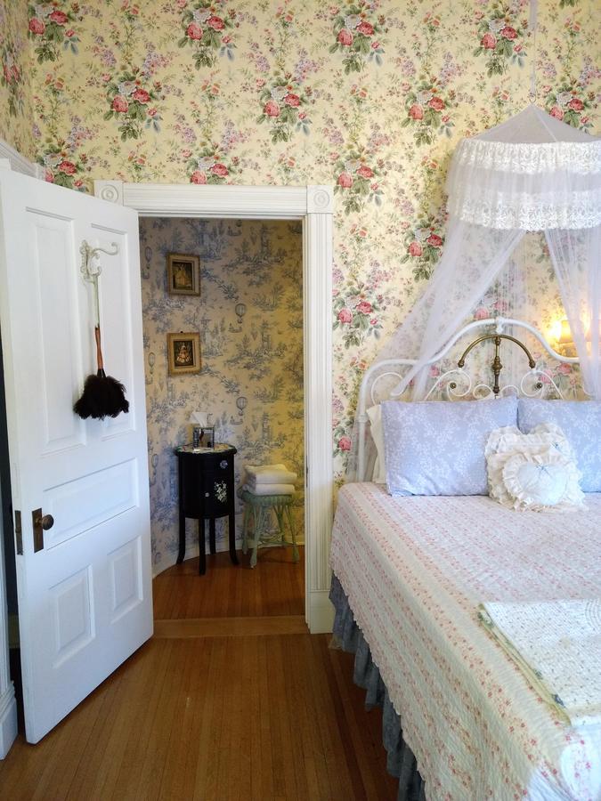 Alexander Mansion Bed & Breakfast Уинона Экстерьер фото