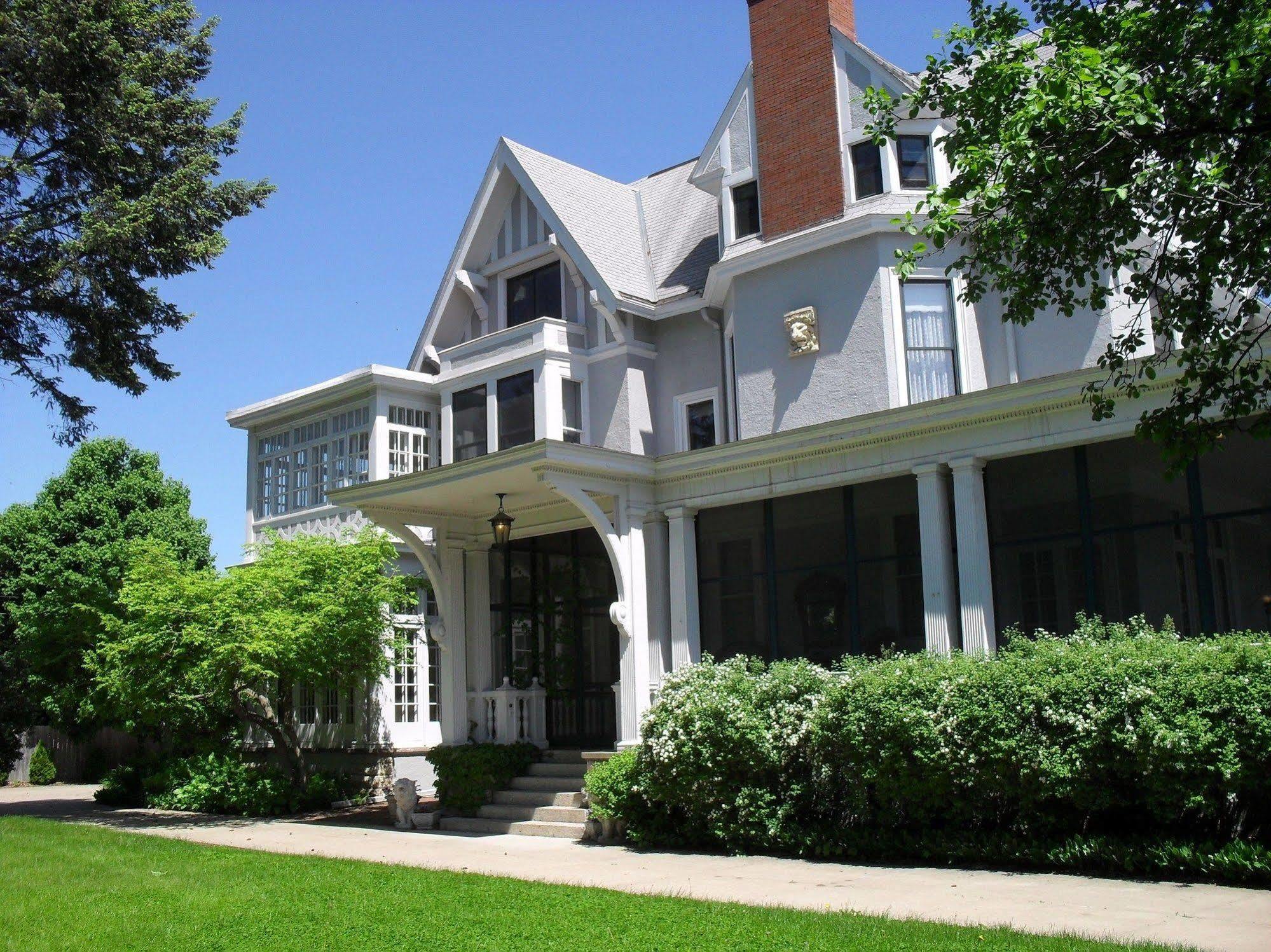 Alexander Mansion Bed & Breakfast Уинона Экстерьер фото