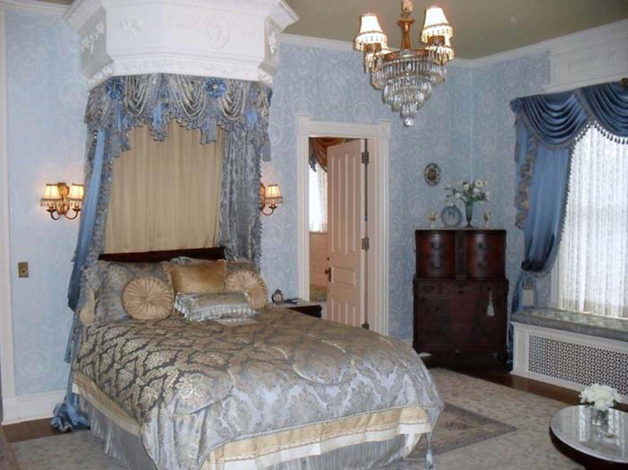 Alexander Mansion Bed & Breakfast Уинона Экстерьер фото